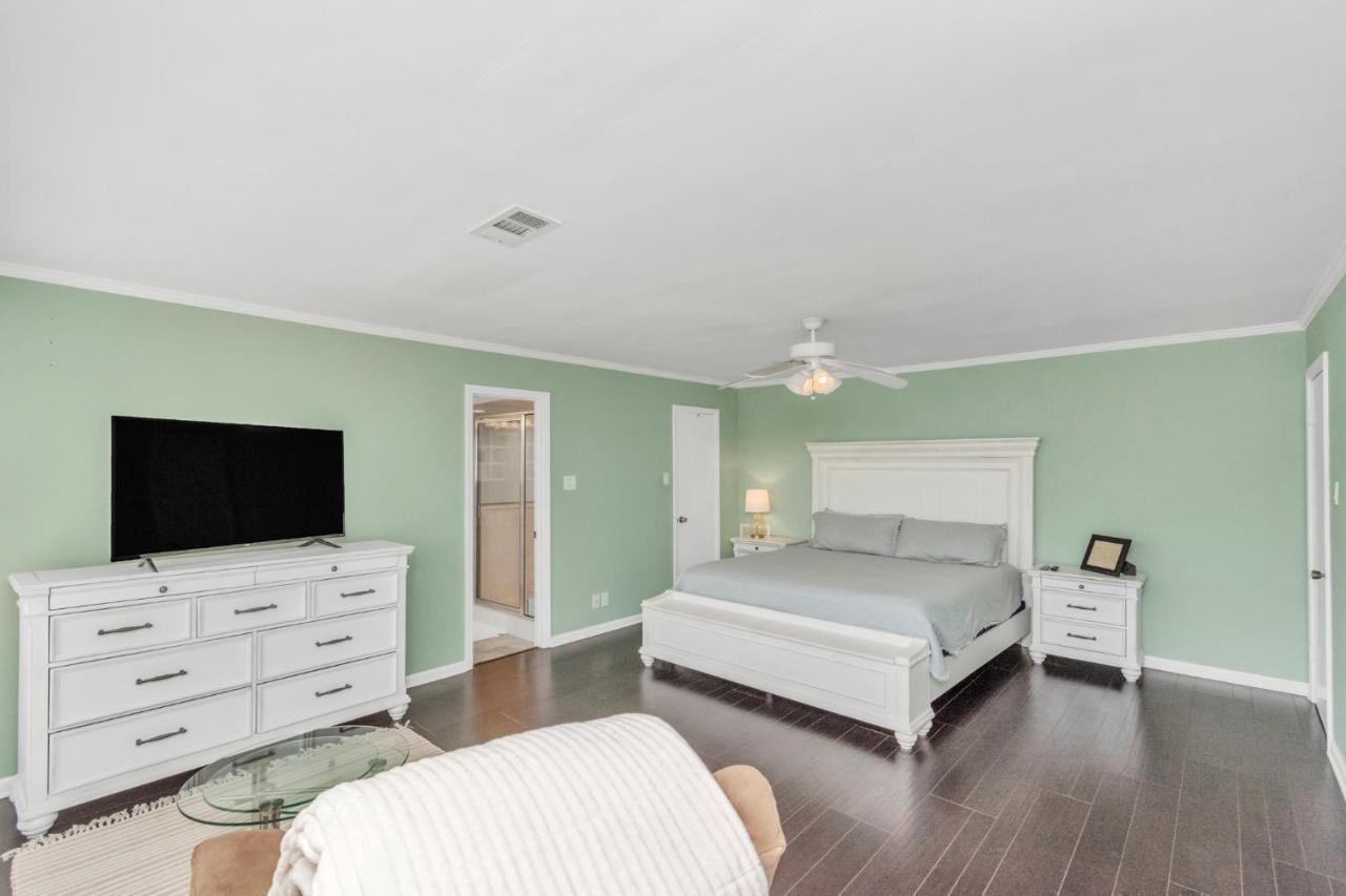 Beauty On The Water! Lake House Near The Beaches! Galveston Exterior foto