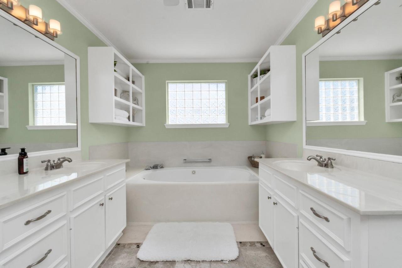 Beauty On The Water! Lake House Near The Beaches! Galveston Exterior foto