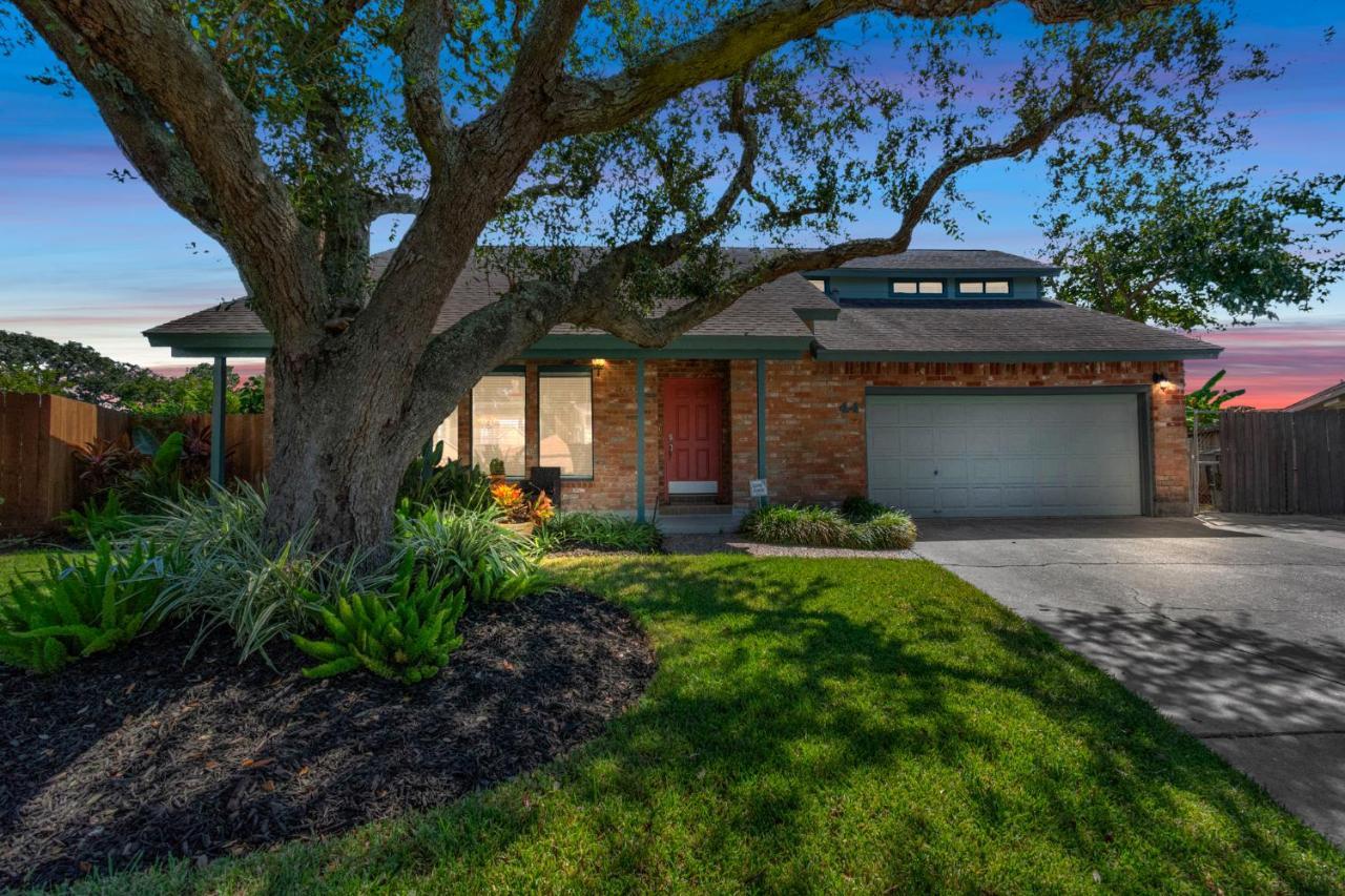Beauty On The Water! Lake House Near The Beaches! Galveston Exterior foto
